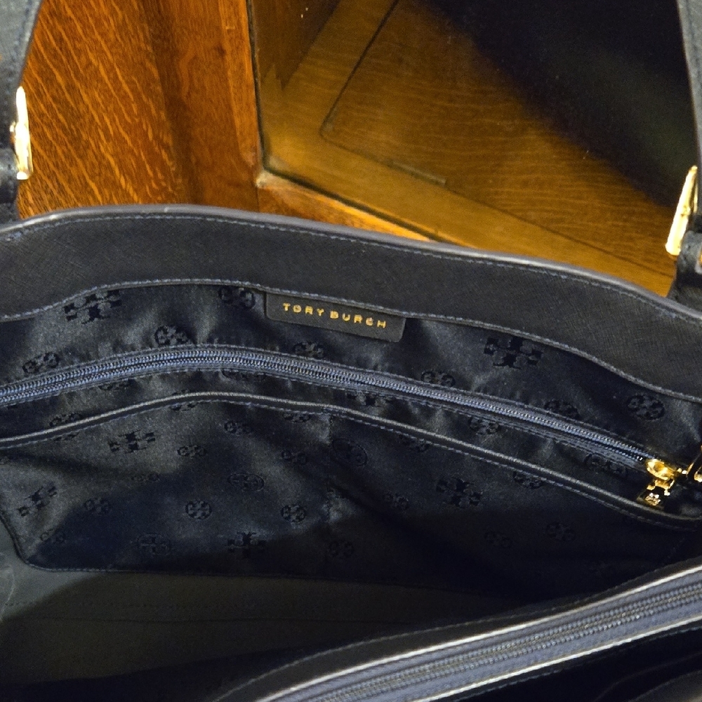 Tory Burch Navy Blue Robinson Saffiano Tote Bag - Picture 6 of 9